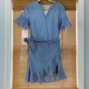 Vineyard Vines casual waist tie dress